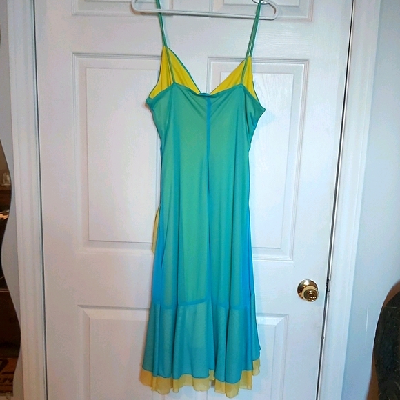 2/$25 GORGEOUS NEW SUMMER DRESS MEDIUM - Picture 2 of 5